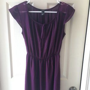 Flutter Sleeves Dress w/ Lace Panel